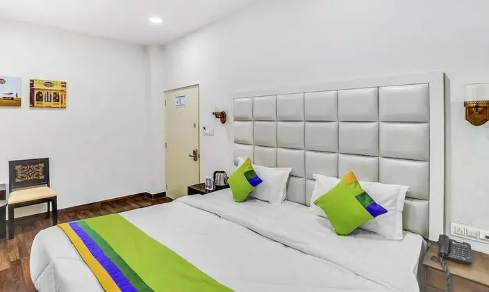 Deluxe Tek Büyük Yataklı Oda