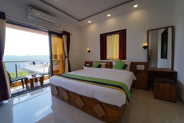 Deluxe Tek Büyük Yataklı Oda