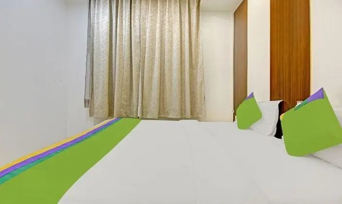 Premium Tek Büyük Yataklı Oda