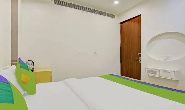 Premium Tek Büyük Yataklı Oda