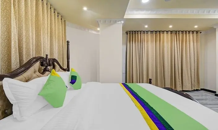 Premium Tek Büyük Yataklı Oda