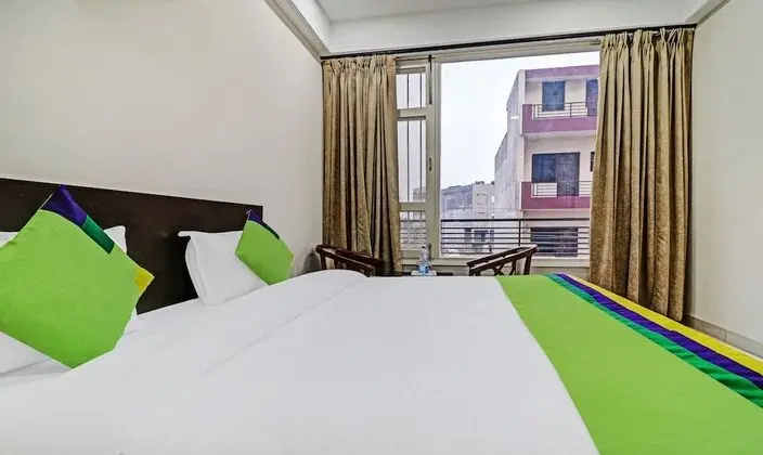 Standard Tek Büyük Yataklı Oda