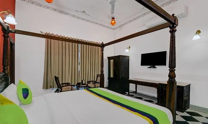 Deluxe Tek Büyük Yataklı Oda