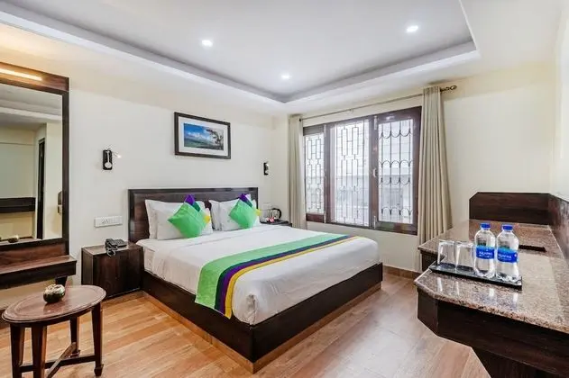 Standard Oda, 1 Büyük (Queen) Boy Yatak