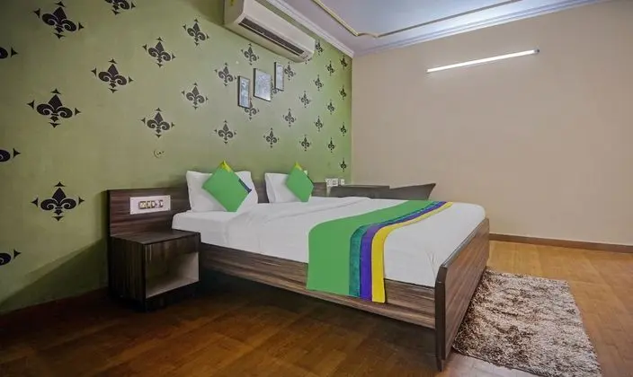 Premium Tek Büyük Yataklı Oda
