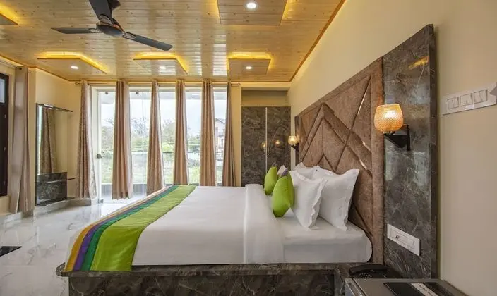 Deluxe Tek Büyük Yataklı Oda