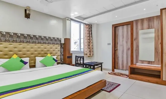 Deluxe Tek Büyük Yataklı Oda