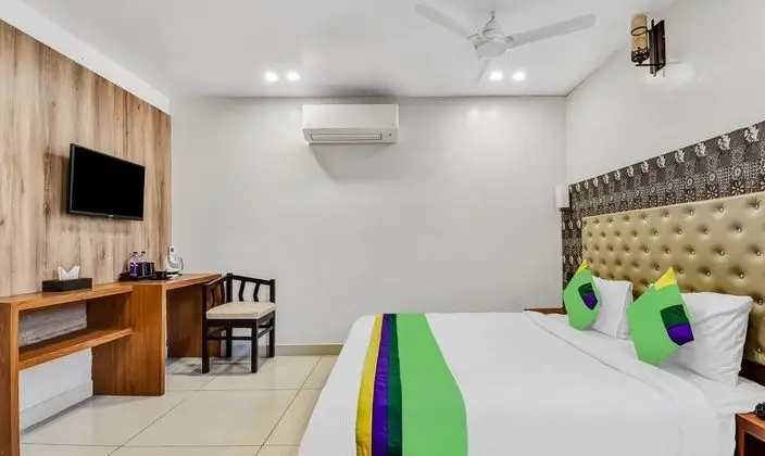 Deluxe Tek Büyük Yataklı Oda