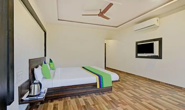 Deluxe Tek Büyük Yataklı Oda