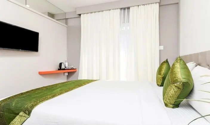 Standard Oda, 1 Büyük (Queen) Boy Yatak, Şehir Manzaralı