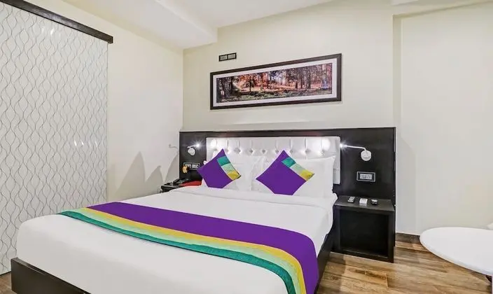 Premium Tek Büyük Yataklı Oda