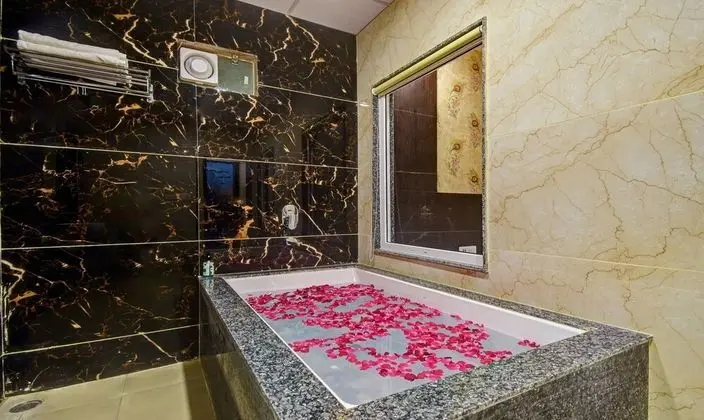 Premium Tek Büyük Yataklı Oda