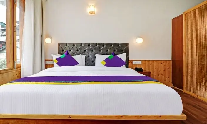 Premium Tek Büyük Yataklı Oda