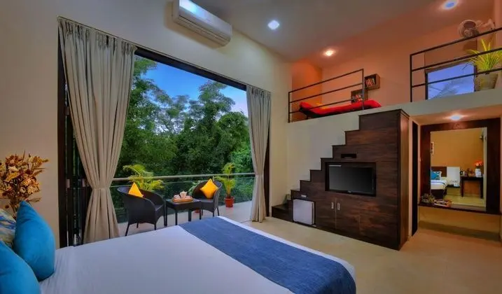 Trendy Suites with Attic