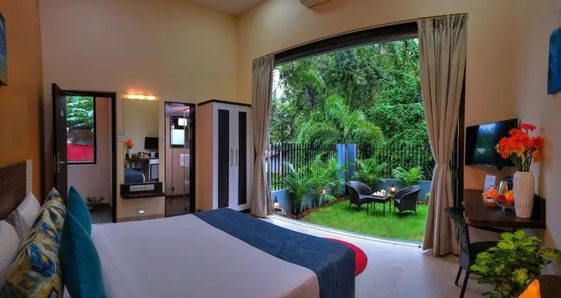 Trendy Suites with Garden