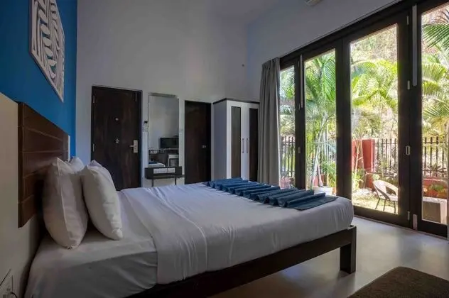 Trendy Suites with Garden