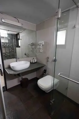 Trendy Suites with Garden