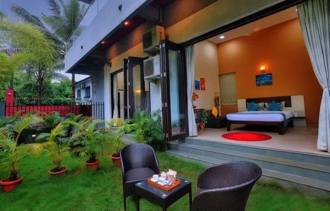 Trendy Suites with Garden