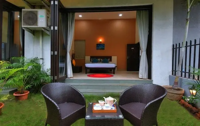 Trendy Suites with Garden