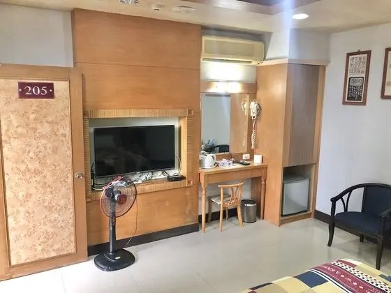Deluxe Tek Büyük Yataklı Oda (205)