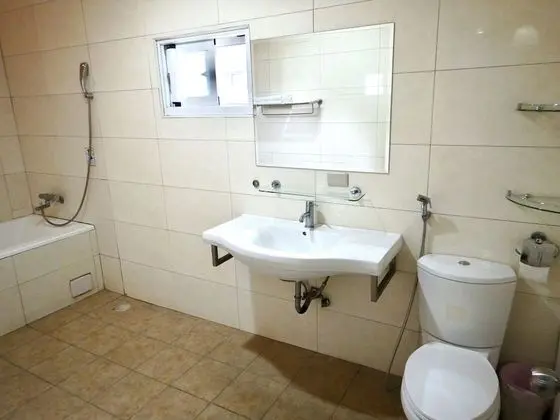 Deluxe Tek Büyük Yataklı Oda (205)