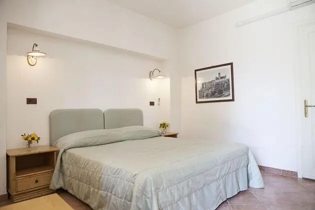 Basic Tek Büyük veya İki Ayrı Yataklı Oda