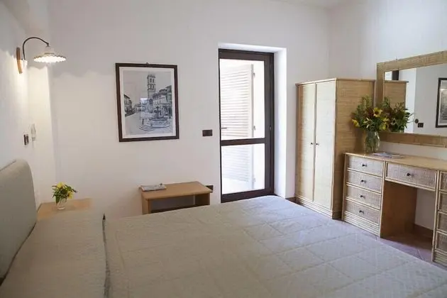 Basic Tek Büyük veya İki Ayrı Yataklı Oda