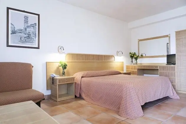 Standard Tek Büyük veya İki Ayrı Yataklı Oda