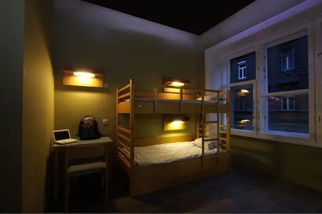 Private Room for 5 with Shared Bathroom