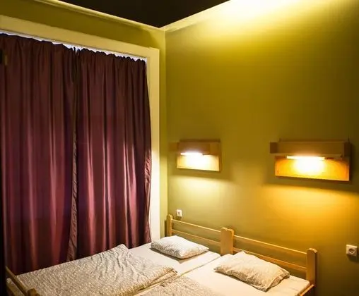 Private Room for 5 with Shared Bathroom
