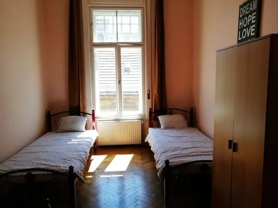 Private Room for 5 with Shared Bathroom