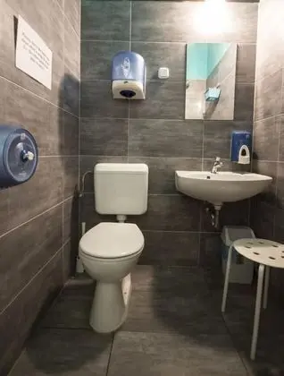 Private Room for 5 with Shared Bathroom