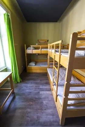Private Room for 6 with Shared Bathroom