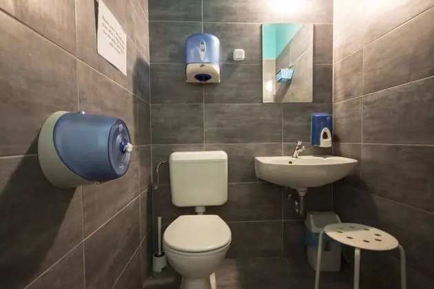 Tek Kişilik Oda, 1 Tek Kişilik Yatak, Ortak Banyo