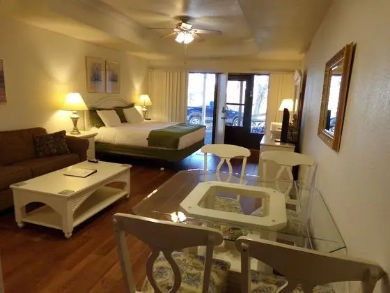 Unit 122 - Studio Condominium