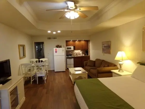 Unit 122 - Studio Condominium