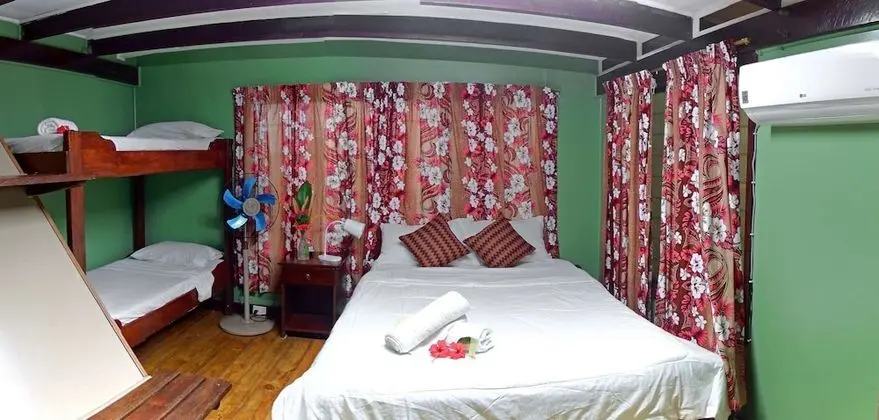 Family Tek Büyük Yataklı Oda, Özel Banyo, Bahçe Manzaralı