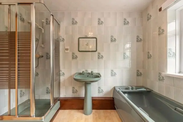 Ev