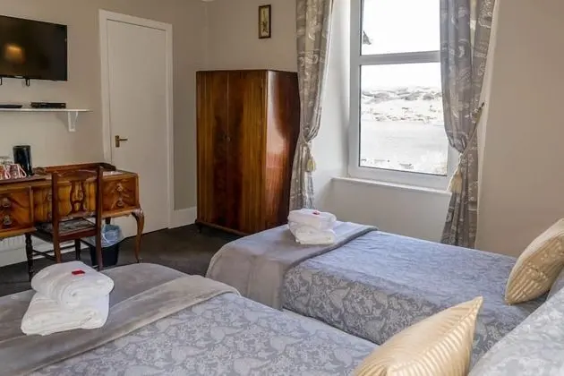 Tek Büyük veya İki Ayrı Yataklı Oda