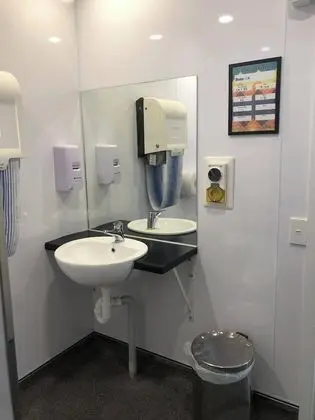 Ortak Ranzalı Oda (6 people)