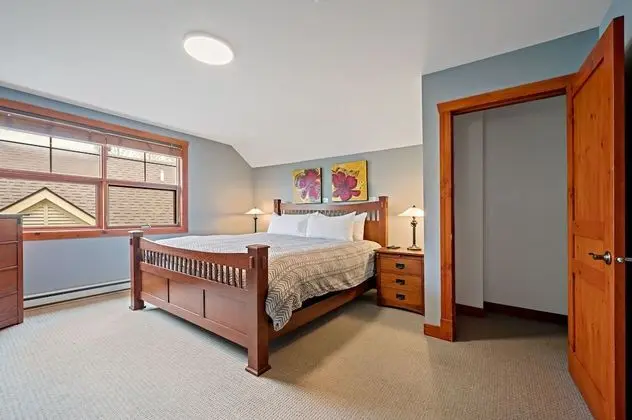 Condo 2 bedroom (235-4)