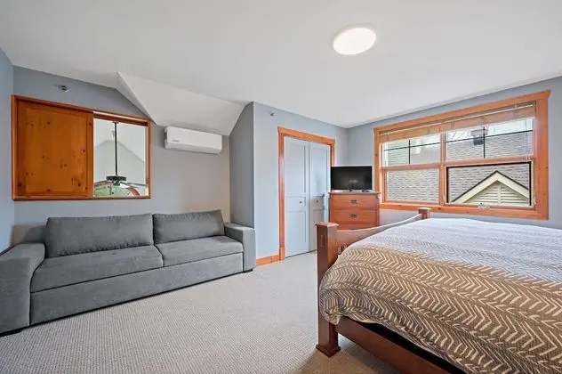 Condo 2 bedroom (235-4)