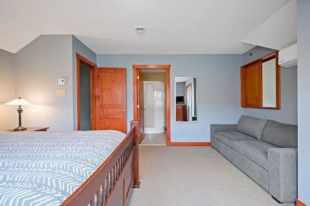 Condo 2 bedroom (235-4)