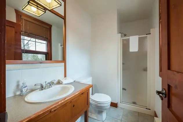 Condo 2 bedroom (235-4)