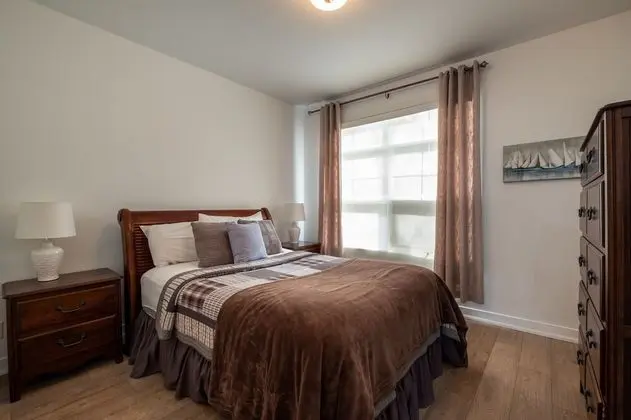 Condo 2 bedroom plus Den (229-4)
