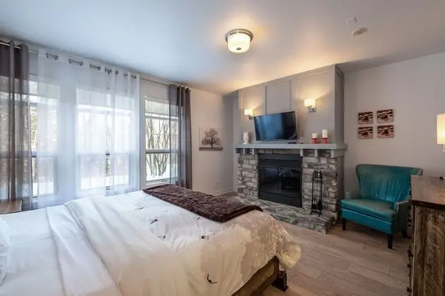 Condo 2 bedroom plus Den (229-4)