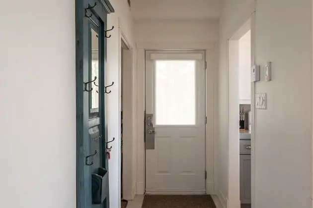 Condo 2 bedroom plus Den (229-4)