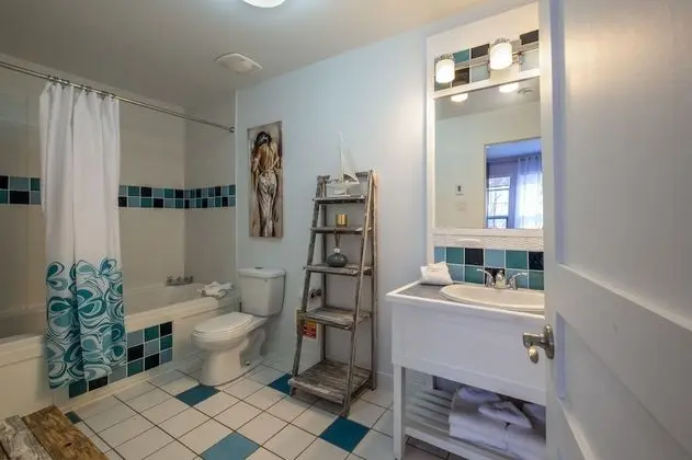 Condo 2 bedroom plus Den (229-4)
