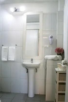 Üç Kişilik Oda