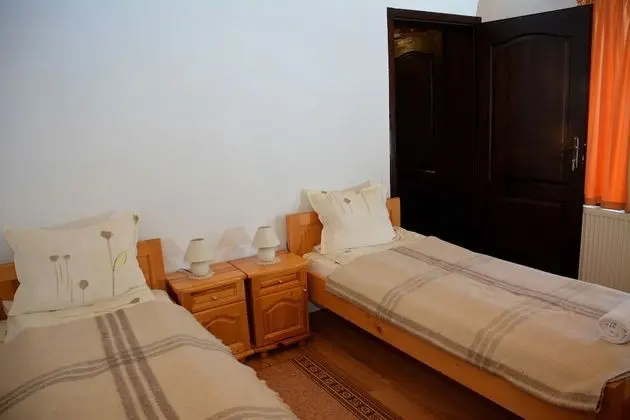 Tek Büyük veya İki Ayrı Yataklı Oda, Dağ Manzaralı